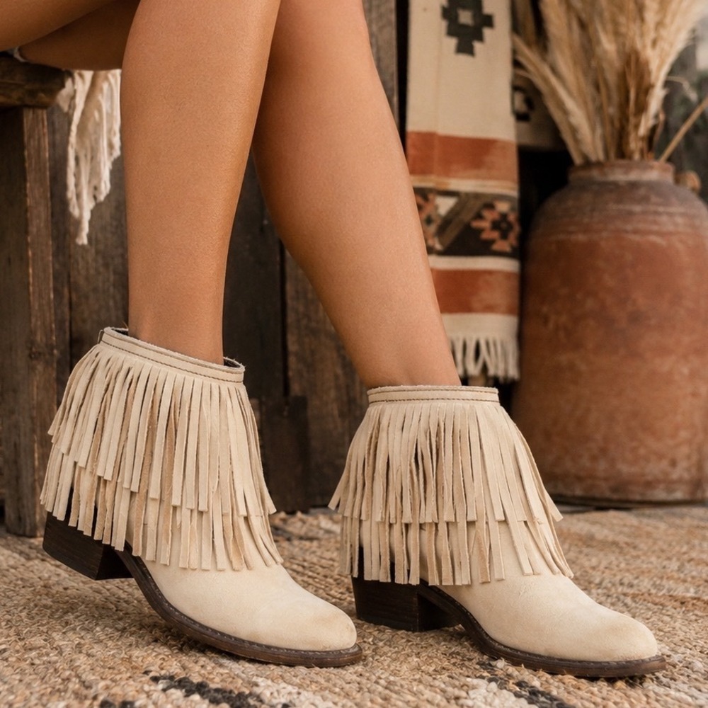 Independent Boot Company Fringe Ankle Boots Cream Suede Western Boho Size 7